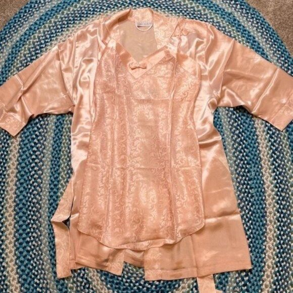 Cacique Robe and Chemise